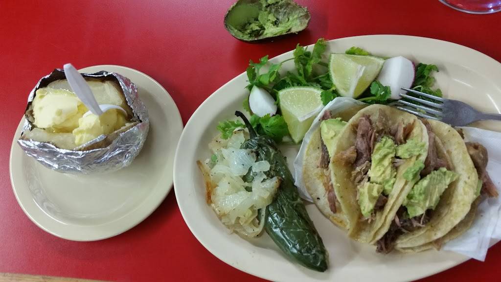 El Toro Bronco | restaurant | 3825 N Piedras St #3921, El Paso, TX 79930, USA | 9155664420 OR +1 915-566-4420