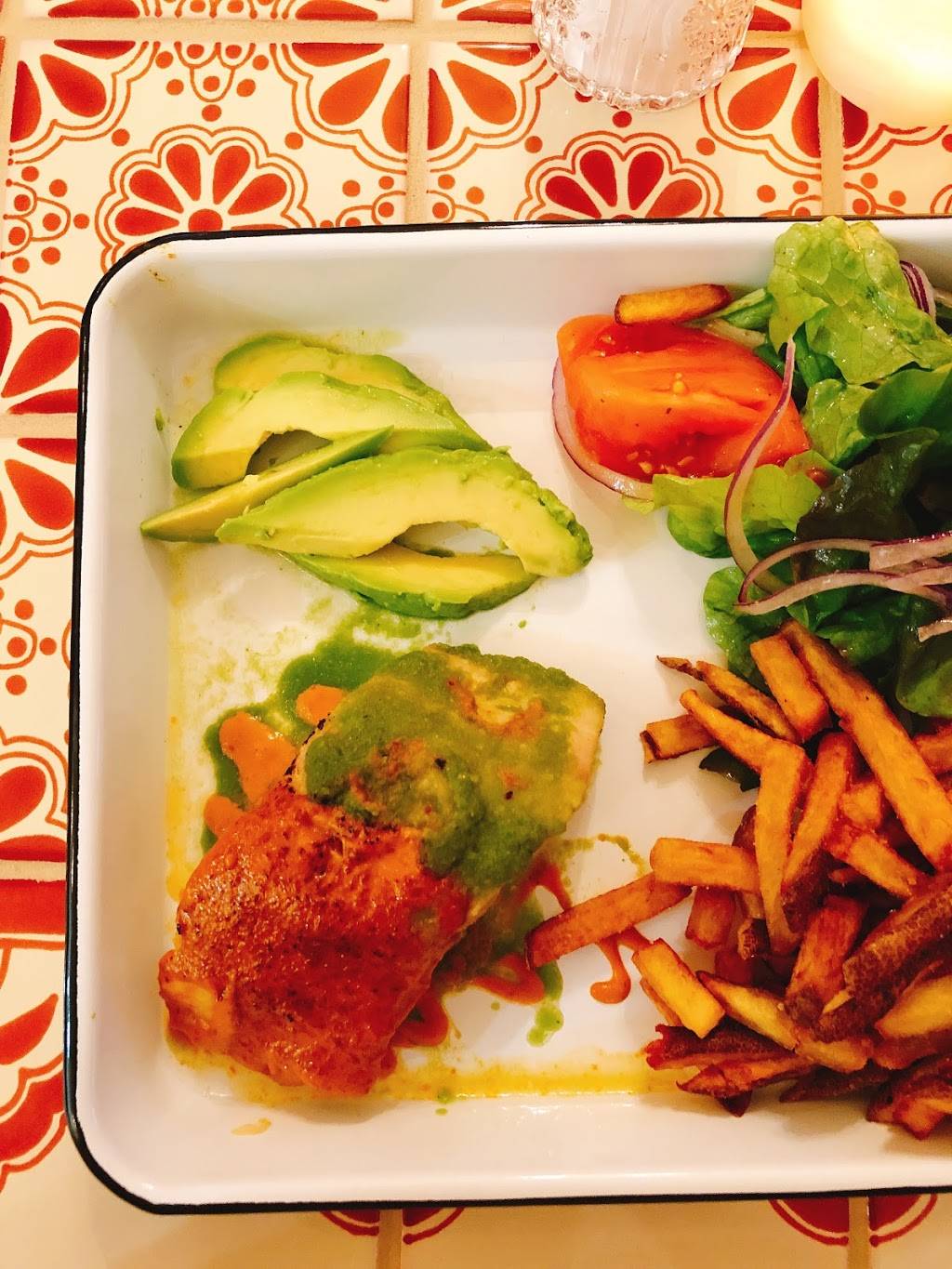 Cielo Rojo Restaurante | restaurant | 7056 Carroll Ave, Takoma Park, MD 20912, USA | 3017550833 OR +1 301-755-0833