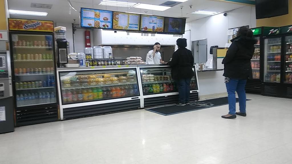 Shark Fish & Chicken | restaurant | 194 Town Center Rd, Matteson, IL 60443, USA | 7087489488 OR +1 708-748-9488