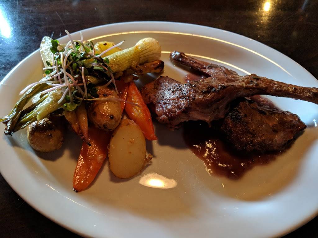 Elis East | restaurant | 815 E Hennepin Ave, Minneapolis, MN 55413, USA | 6123310031 OR +1 612-331-0031