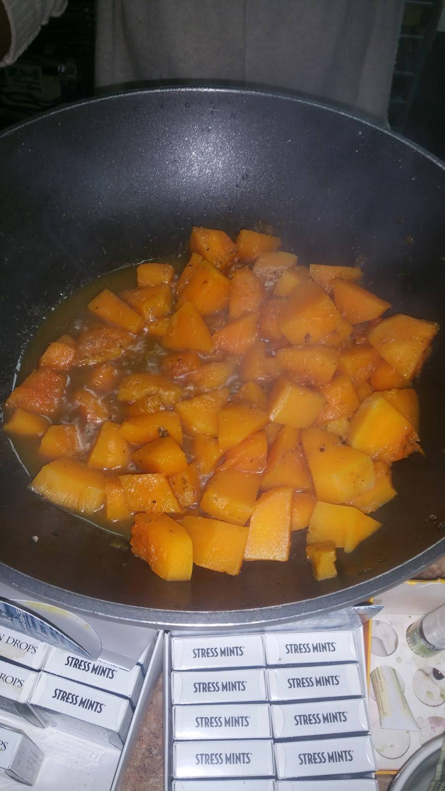 Detoxx Bar | restaurant | 234-16 Linden Blvd, Cambria Heights, NY 11411, USA | 7189490008 OR +1 718-949-0008