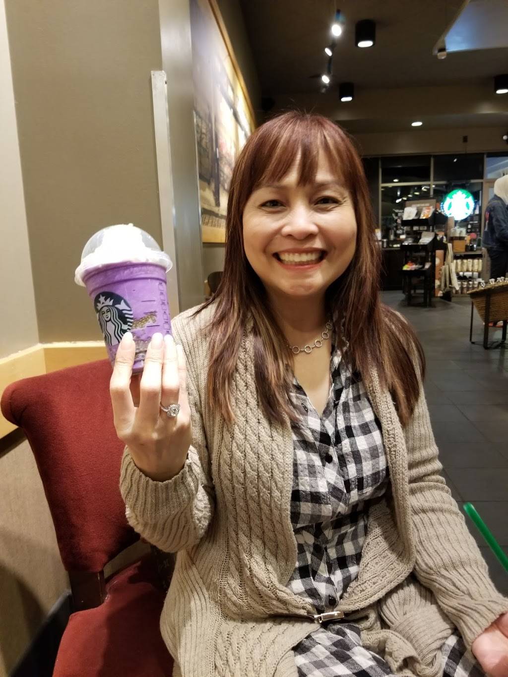 Cold Stone Creamery | bakery | 205 Maple Ave E, Vienna, VA 22180, USA | 7032811940 OR +1 703-281-1940