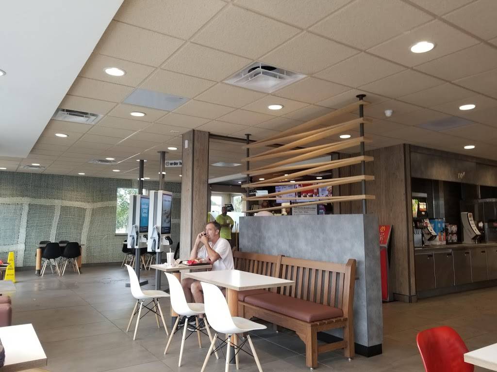 McDonalds | cafe | 1703 Red Robin Ln, New Bern, NC 28562, USA | 2526385599 OR +1 252-638-5599