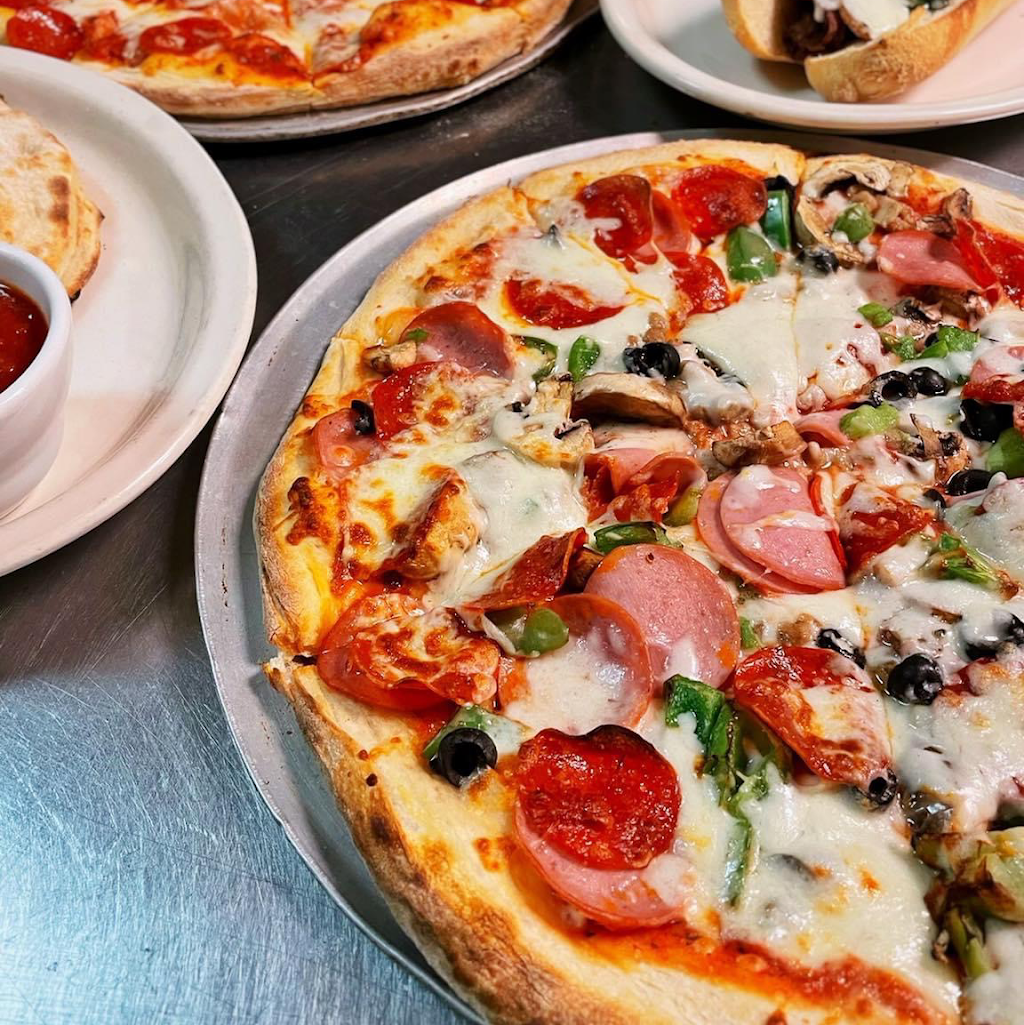 Genovas Italian Restaurant & Pizza | restaurant | 414 S Ave D, Burkburnett, TX 76354, USA | 9404340030 OR +1 940-434-0030