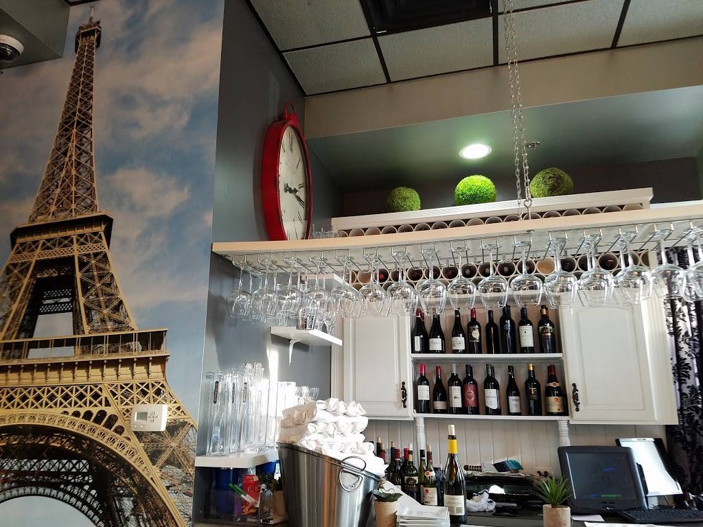 Paris Bistro | restaurant | 2835 Showplace Dr #103, Naperville, IL 60564, USA | 6303571005 OR +1 630-357-1005