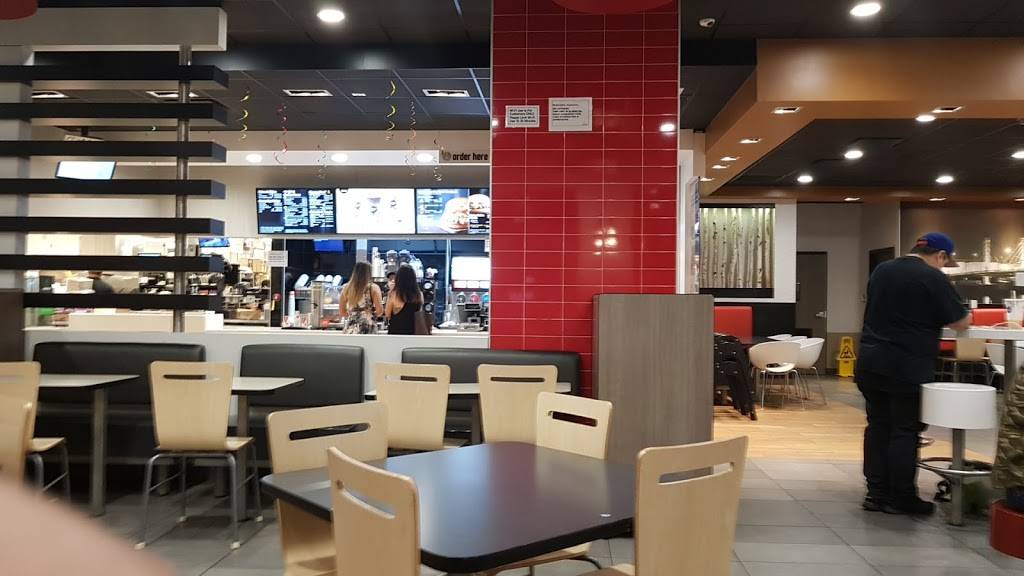 McDonalds | cafe | 1951 N Western Ave, Chicago, IL 60647, USA | 7732762366 OR +1 773-276-2366