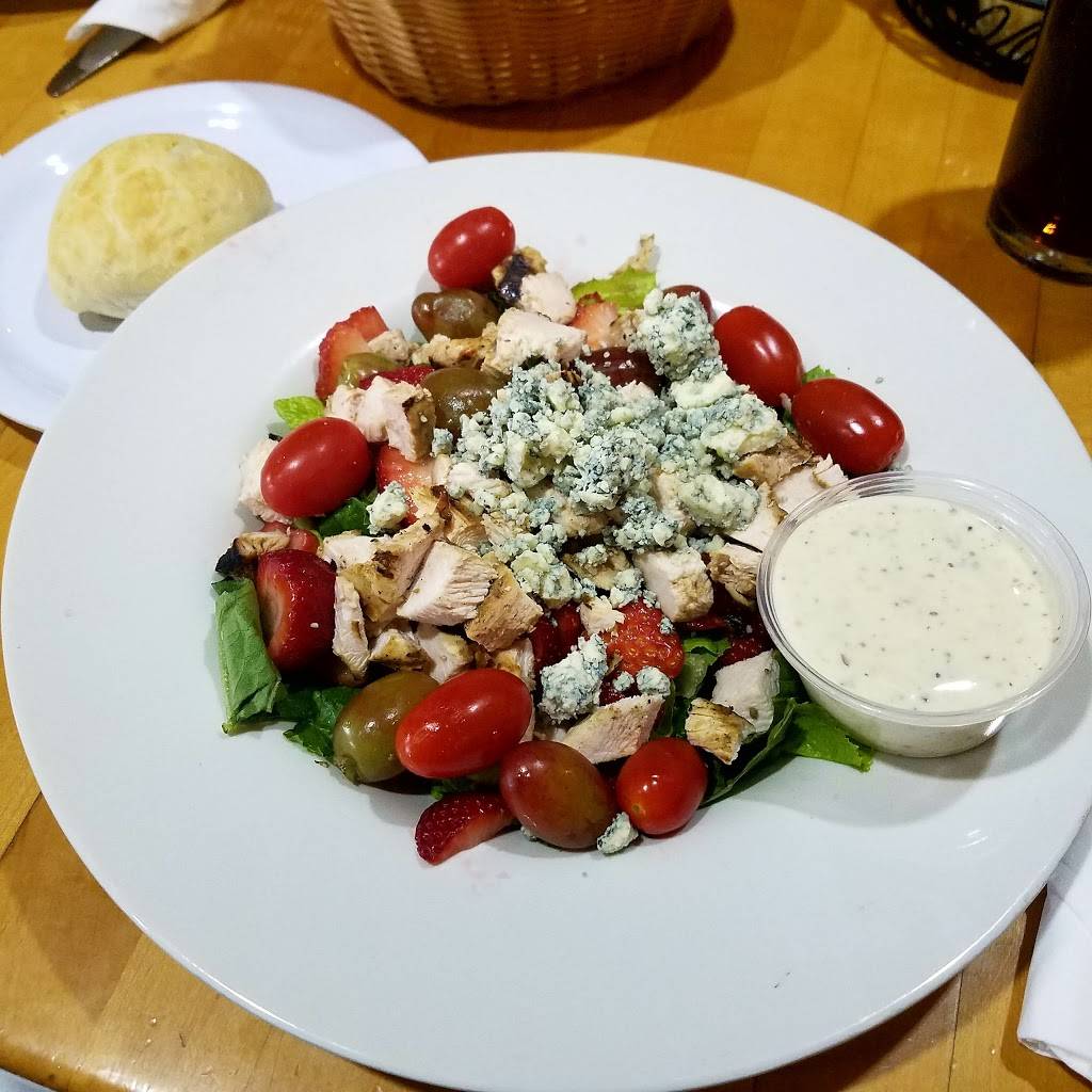 Pizzazz on the Circle | restaurant | 20680 John Carroll Blvd, Cleveland, OH 44118, USA | 2163217272 OR +1 216-321-7272