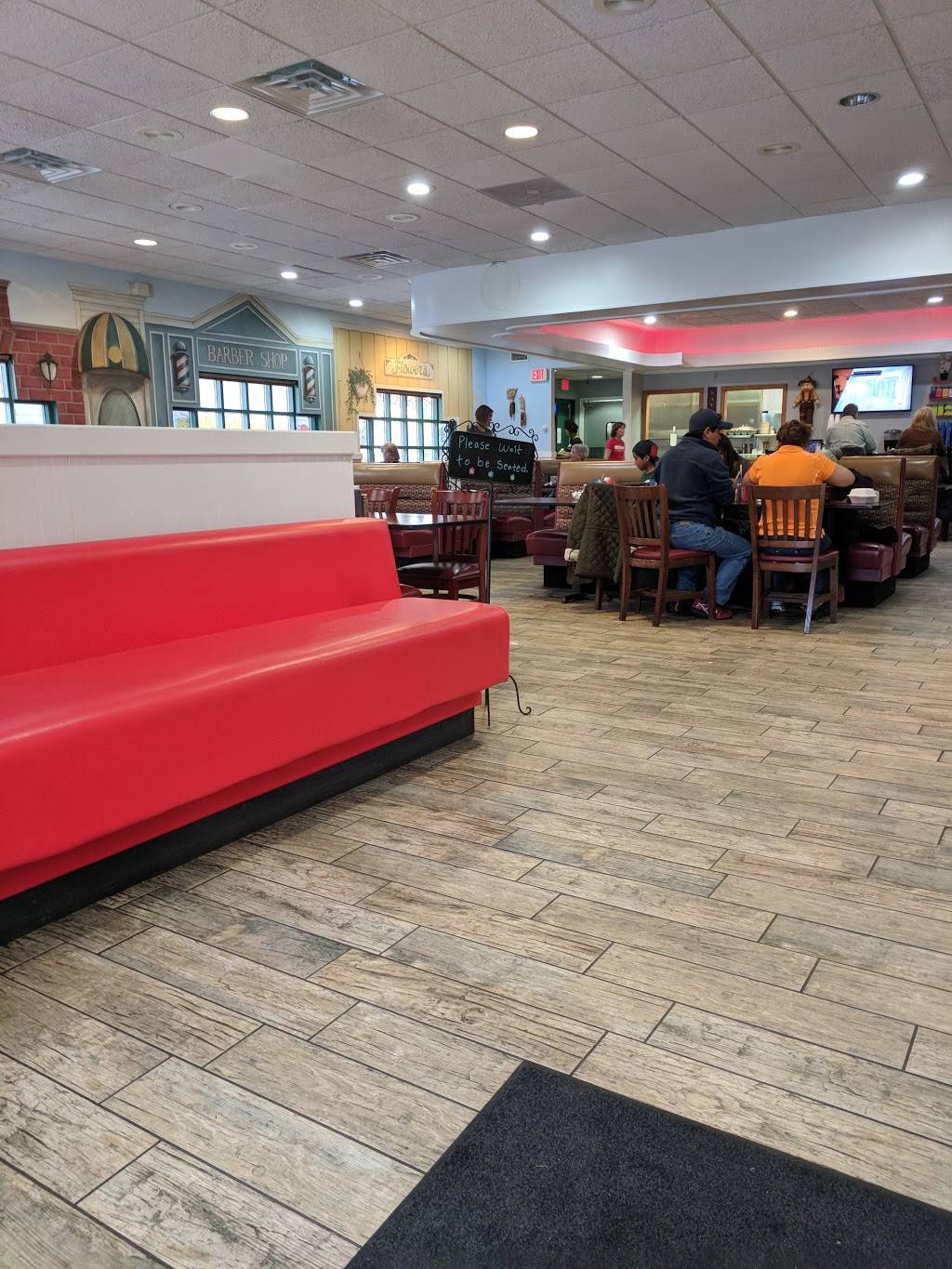 Vees Grill & Coney Island | restaurant | 10500 Chicago Dr, Zeeland, MI 49464, USA | 6167419013 OR +1 616-741-9013