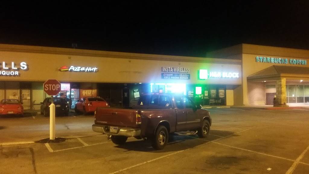 Pizza Hut | restaurant | 3410 Gulf Fwy Suite 3426, Dickinson, TX 77539, USA | 2813371212 OR +1 281-337-1212