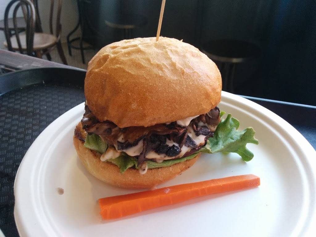 Healthy Junk | restaurant | 201 W Center Street Promenade B, Anaheim, CA 92805, USA | 7147725865 OR +1 714-772-5865