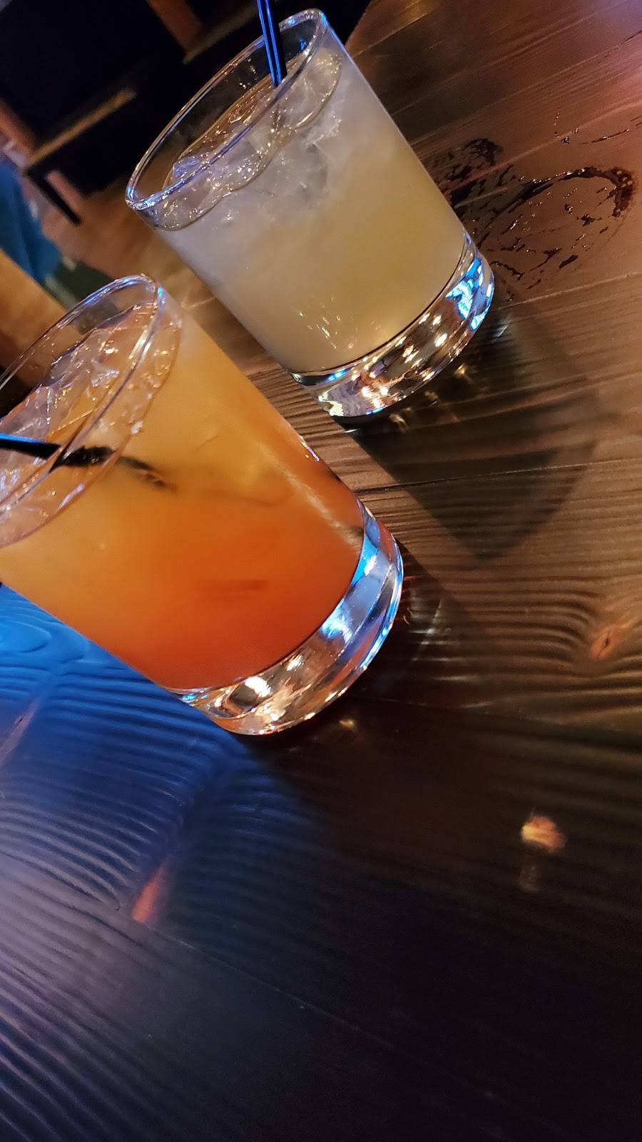 Bulldog Ale House | restaurant | 100 E Roosevelt Rd, Villa Park, IL 60181, USA | 8479040333 OR +1 847-904-0333