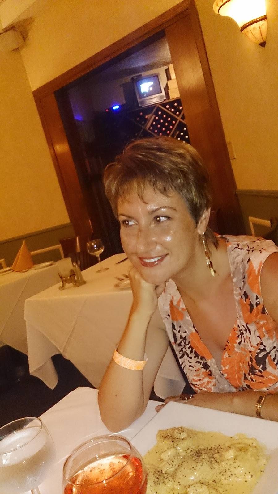 Bennys | restaurant | 199 Post Ave, Westbury, NY 11590, USA | 5169978111 OR +1 516-997-8111