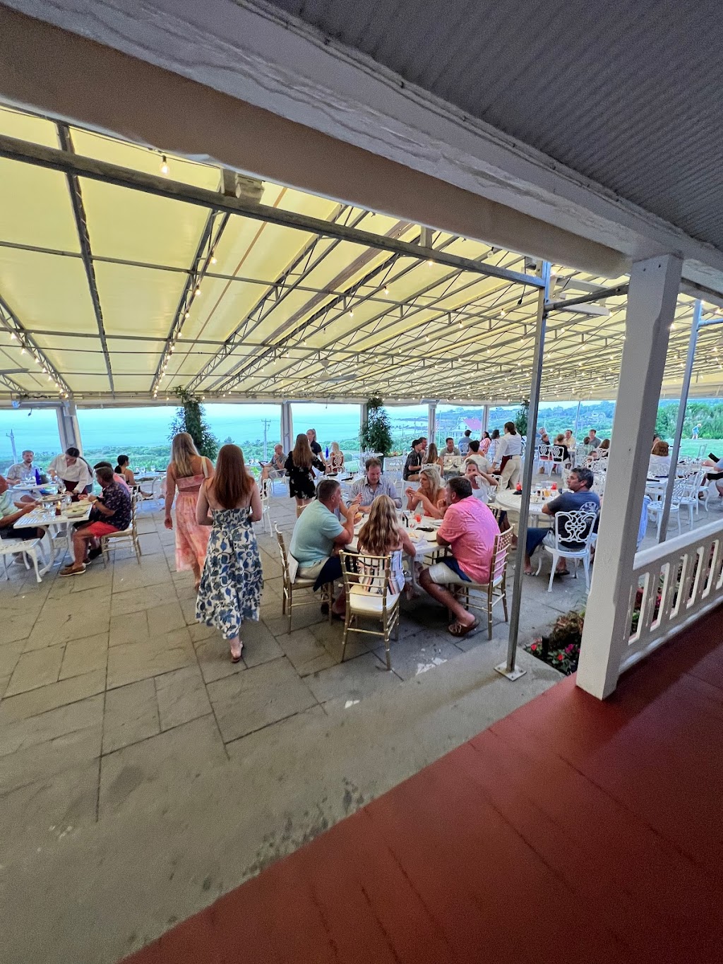 Spring House Main Restaurant | restaurant | Spring House Hotel, 51 Spring St, New Shoreham, RI 02807, USA | 4014665844 OR +1 401-466-5844