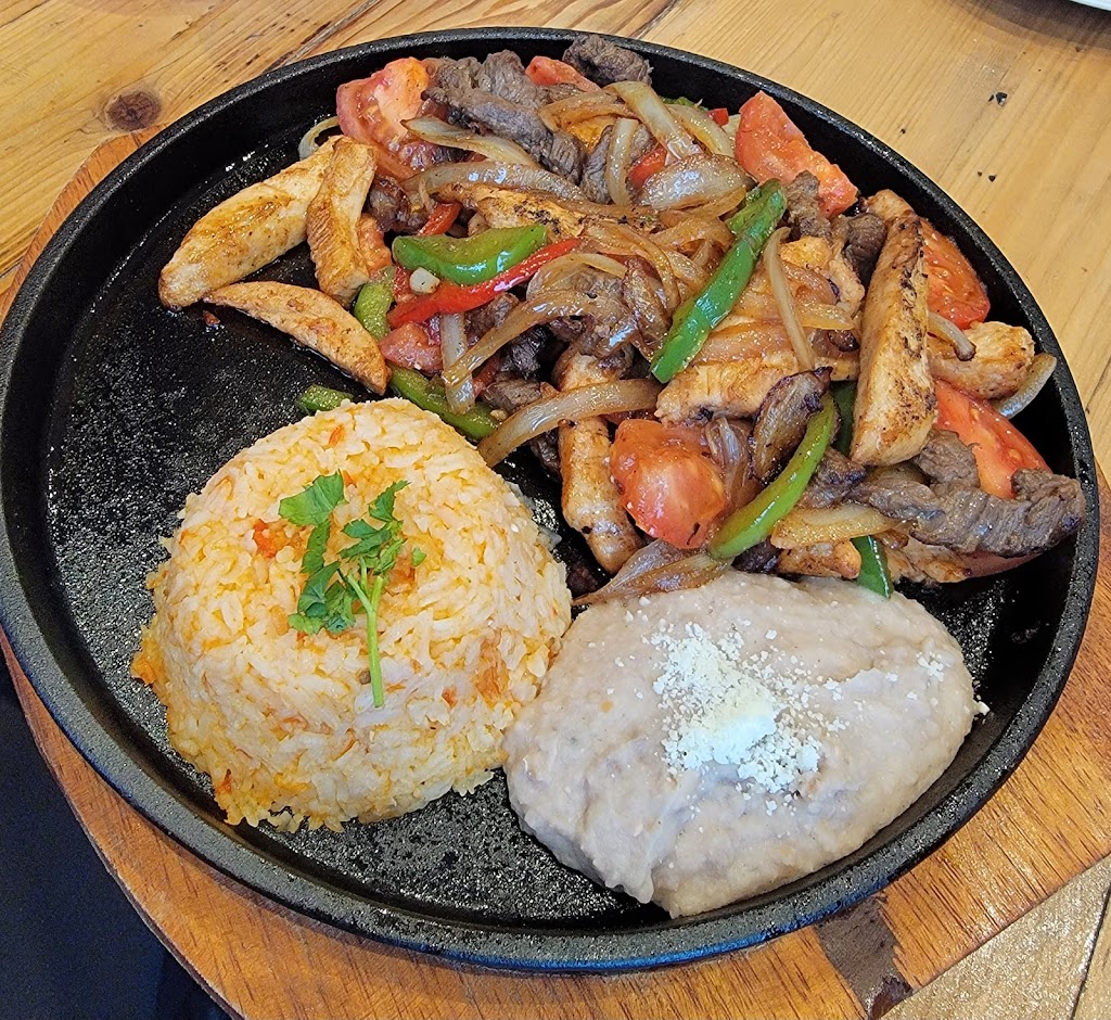 Sabor Asi | restaurant | 3129 Meridian Ave Unit 10, San Jose, CA 95124, USA | 4084402509 OR +1 408-440-2509