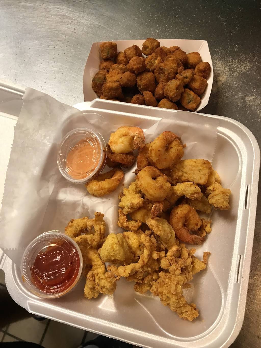 Snappers Fish And Chicken | restaurant | 9610 SW 160th St, Miami, FL 33157, USA | 3052540772 OR +1 305-254-0772