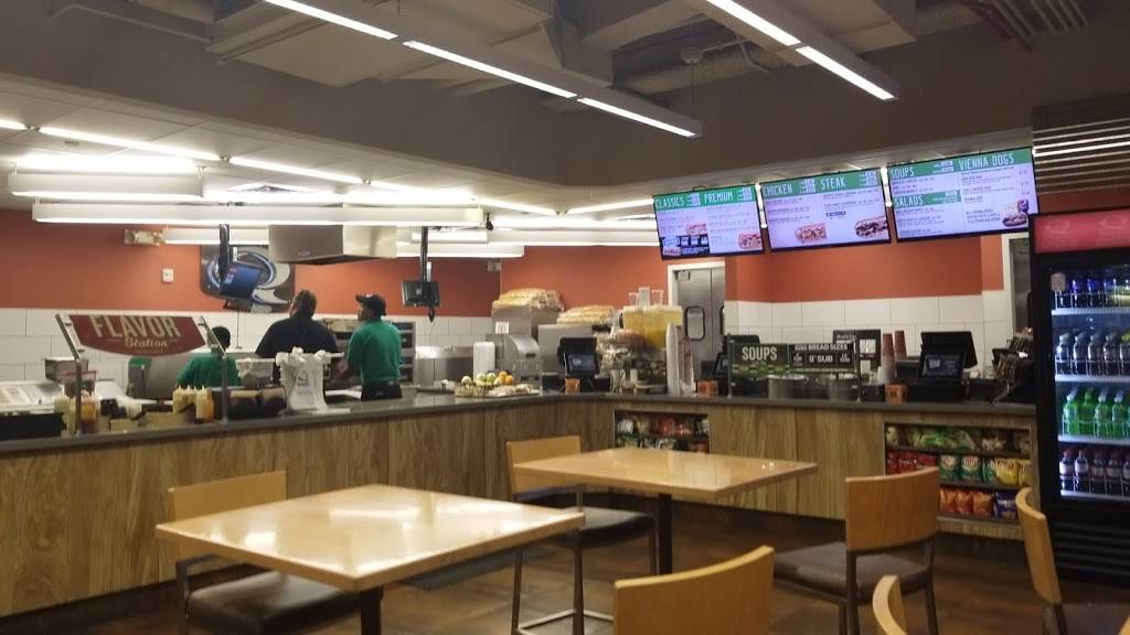 Quiznos | restaurant | 8400 Peña Blvd Ste D, Denver, CO 80249, USA | 3033427396 OR +1 303-342-7396