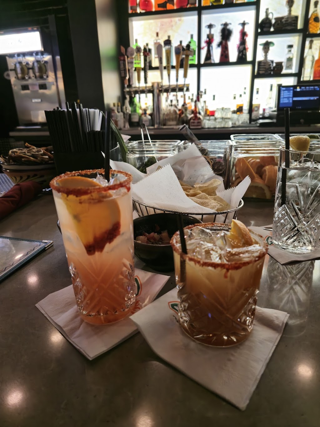 Guapos | restaurant | 3052 Gate House Plaza, Falls Church, VA 22042, USA | 7036414611 OR +1 703-641-4611