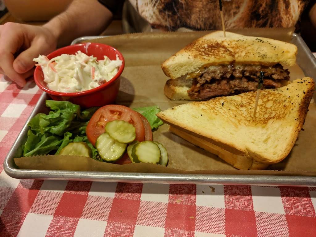 Parker Johns BBQ & Pizza - Kiel | meal delivery | 819 Service Rd, Kiel, WI 53042, USA | 9208947499 OR +1 920-894-7499