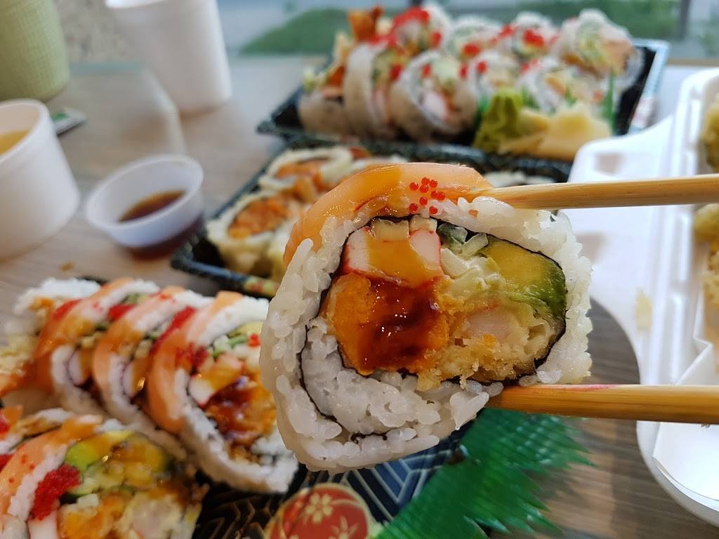Rollstar Sushi | meal takeaway | 946 Yonge St, Toronto, ON M4W 2J2, Canada | 4169682019 OR +1 416-968-2019
