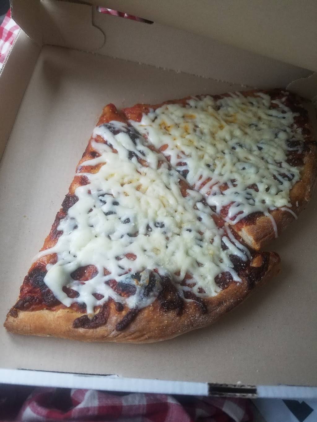 Genova Pizza | restaurant | 4614 Kenmore Ave, Alexandria, VA 22304, USA | 7033708118 OR +1 703-370-8118