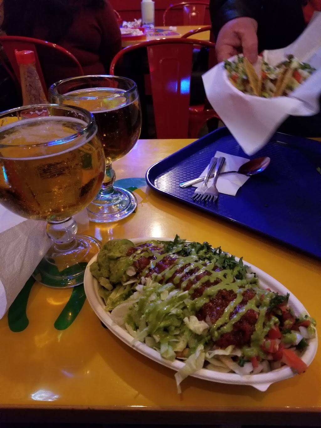 Fuzzys Taco Shop | restaurant | 2706 Elm St, Dallas, TX 75226, USA | 2146538226 OR +1 214-653-8226