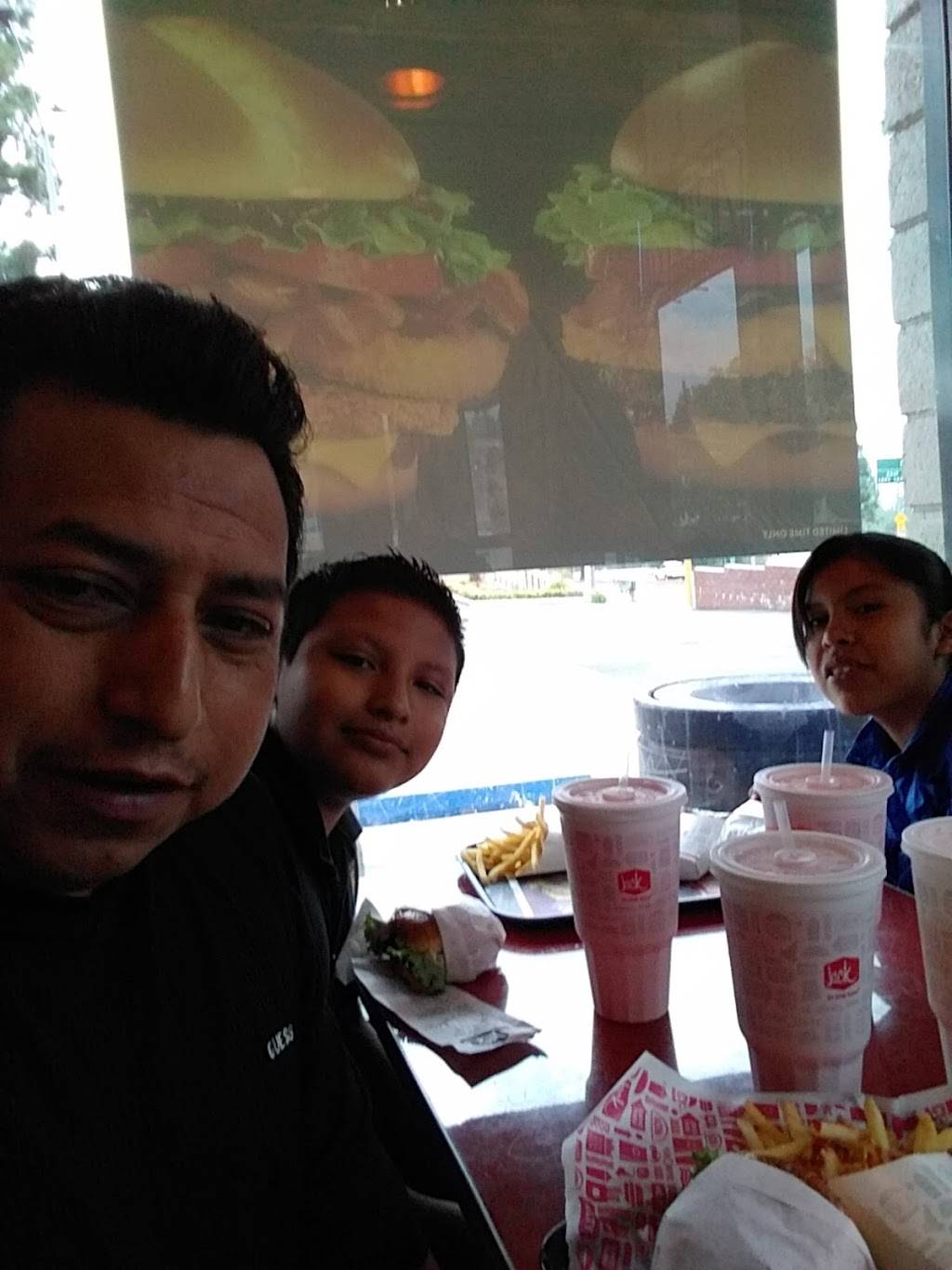 Jack in the Box | restaurant | 11216 Tampa Ave, Northridge, CA 91326, USA | 8183689941 OR +1 818-368-9941