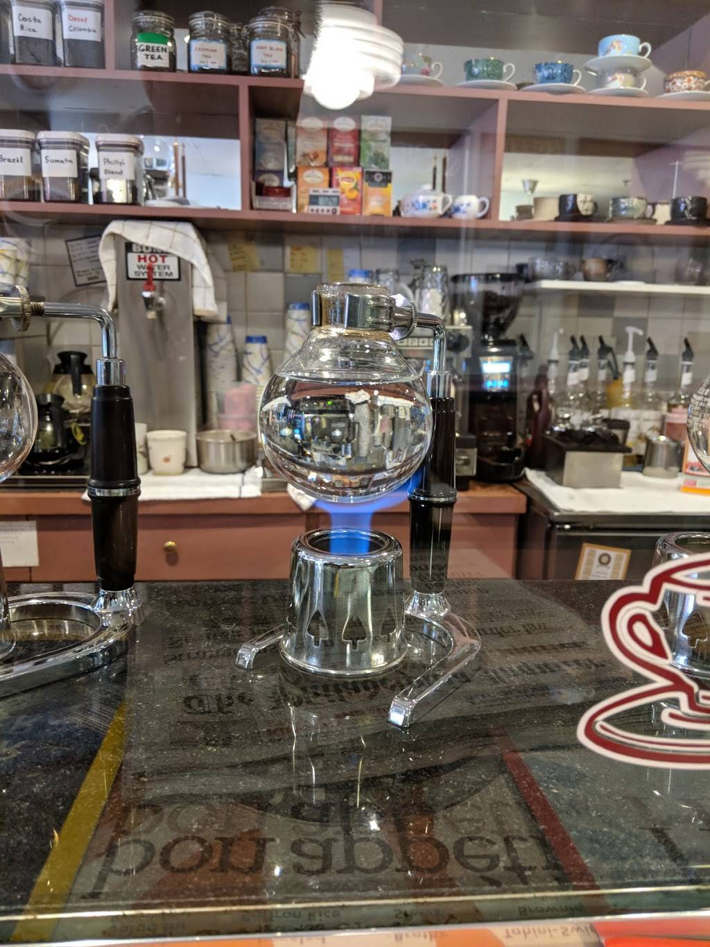 Rays Cafe & Tea House | cafe | 141 N 9th St, Philadelphia, PA 19107, USA | 2159225122 OR +1 215-922-5122