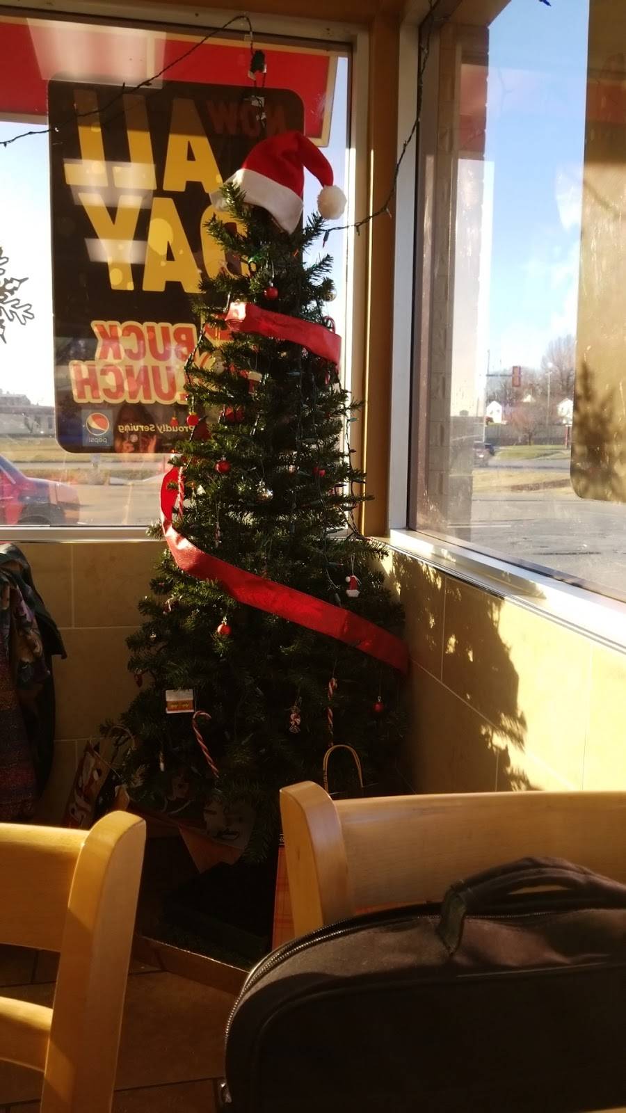 Dairy Queen Grill & Chill | restaurant | 915 W 4th St Ave, Holton, KS 66436, USA | 7853643110 OR +1 785-364-3110