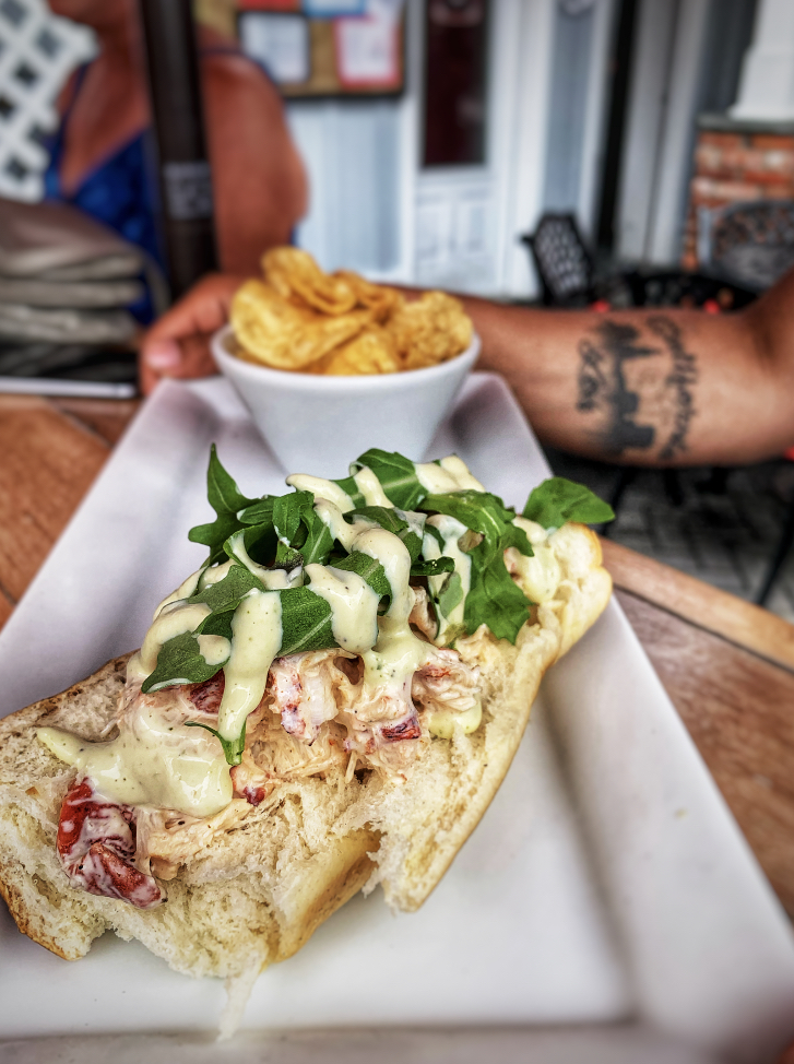 Henris Bar | restaurant | 4113 Pleasure Ave, Sea Isle City, NJ 08243, USA | 6092632233 OR +1 609-263-2233