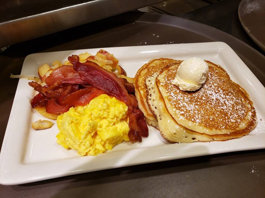 Pappadeaux Seafood Kitchen | restaurant | 2610 International Pkwy, Terminal C, Gate 14, Dallas, TX 75261, USA | 9724250087 OR +1 972-425-0087