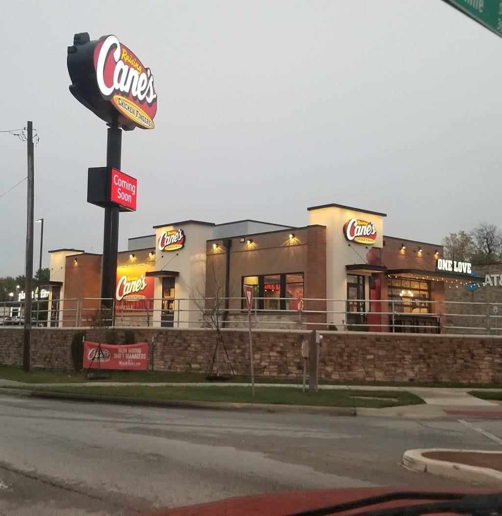 Raising Canes Chicken Fingers | meal takeaway | 321 W Sunshine St, Springfield, MO 65807, USA | 4178653378 OR +1 417-865-3378