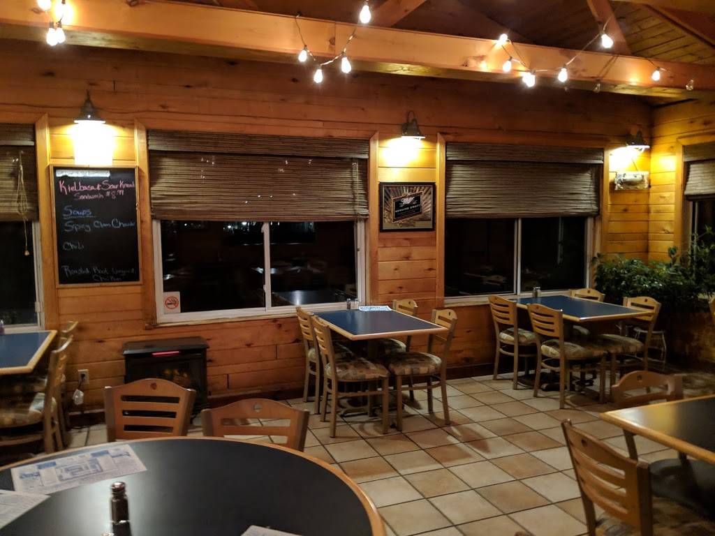 Boathouse Bar & Grille | restaurant | 5164 Monroe Rd, Pentwater, MI 49449, USA | 2318694588 OR +1 231-869-4588