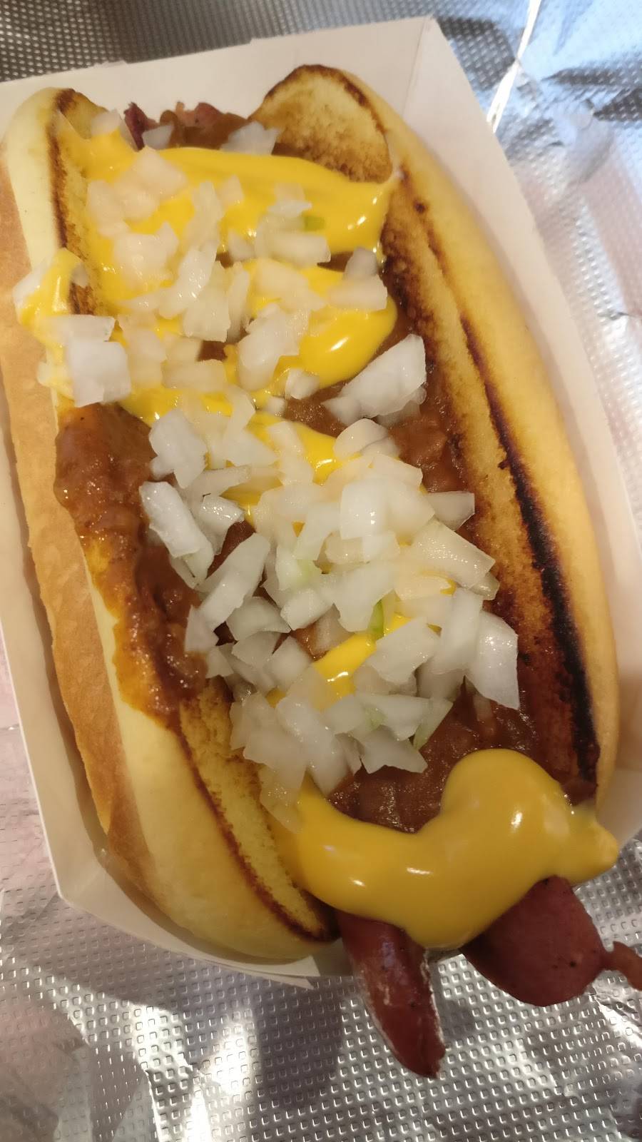 the Dog Den | restaurant | Main St and, Bronx St, White Plains, NY 10603, USA | 9143283288 OR +1 914-328-3288