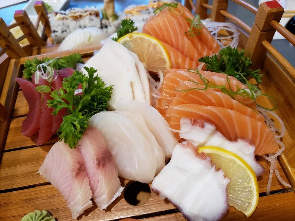 Sushi Momo | restaurant | 3226 Lake Shore Blvd W, Etobicoke, ON M8V 1M1, Canada | 4162558788 OR +1 416-255-8788