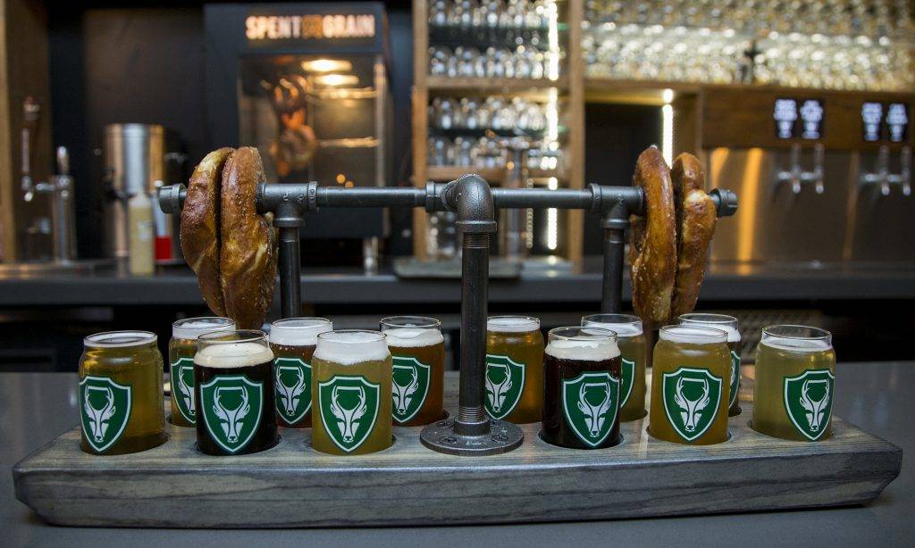 Lonesome Buck Brewing Co | restaurant | 819 9th St, Greeley, CO 80631, USA | 9704732825 OR +1 970-473-2825