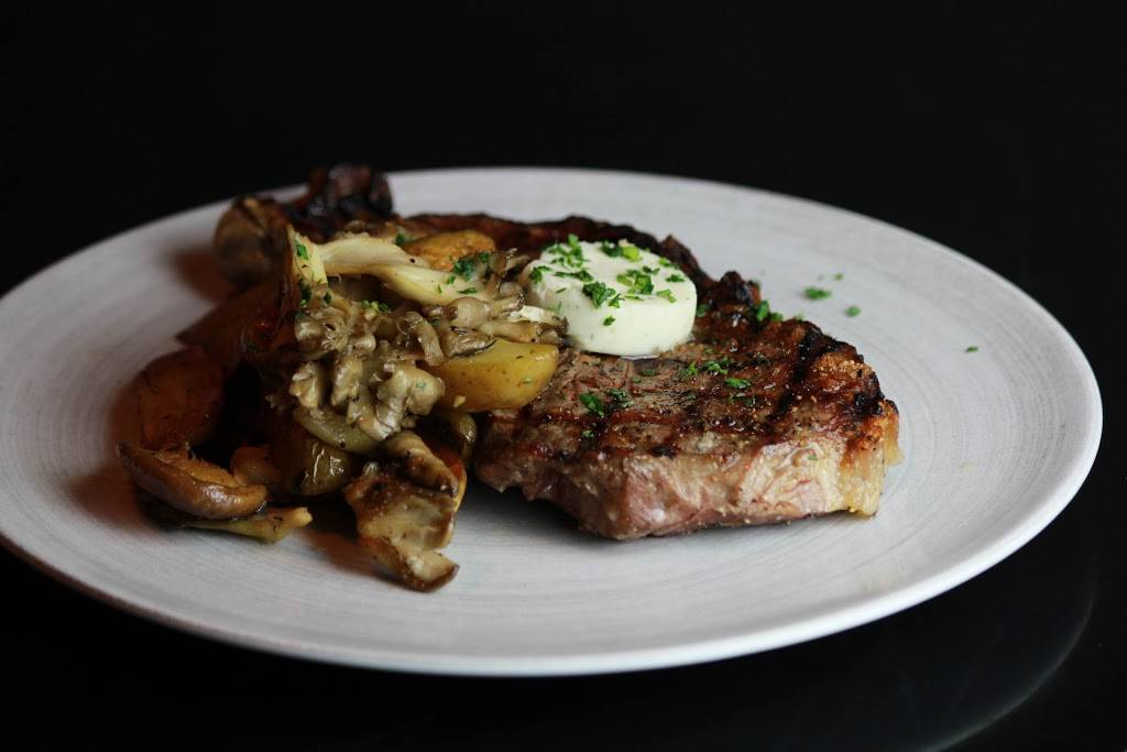 The Majestic | restaurant | 911 King St, Alexandria, VA 22314, USA | 7038379117 OR +1 703-837-9117