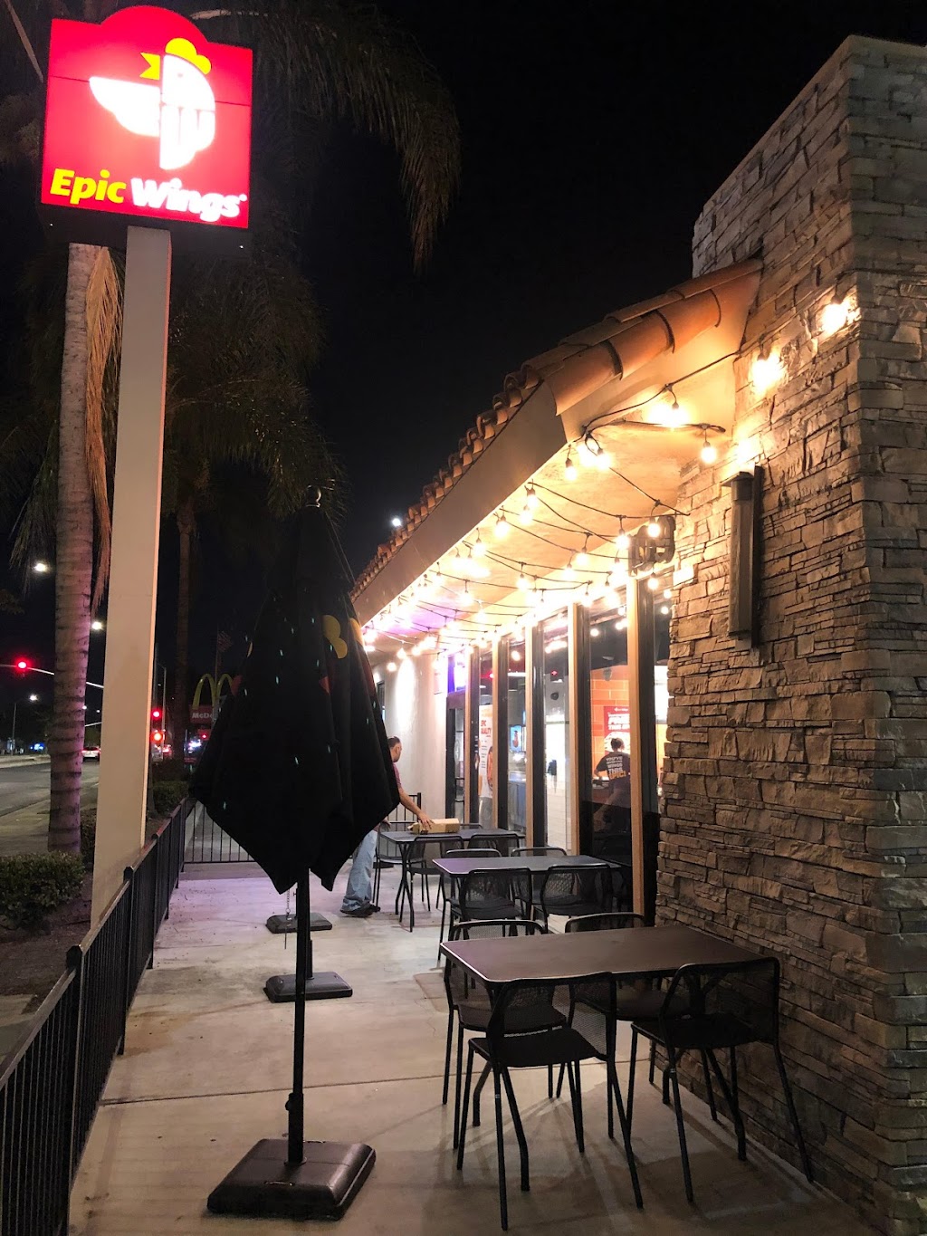 Epic Wings | restaurant | 1098 N State College Blvd, Anaheim, CA 92806, USA | 7148335594 OR +1 714-833-5594