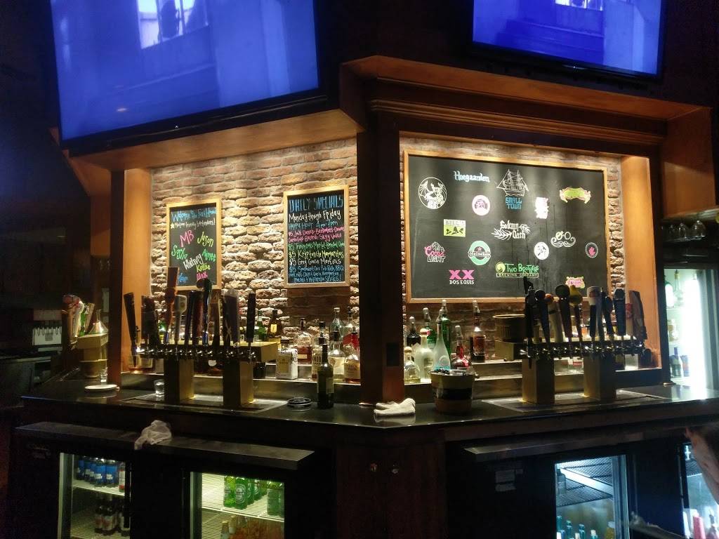 Fox & Hound | restaurant | Yorkshire Shpg Center, 4320 E. New York Ave, Aurora, IL 60504, USA | 6302369183 OR +1 630-236-9183