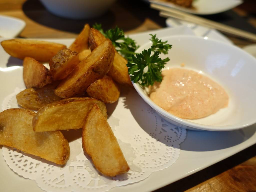 Bar Uerukamu | restaurant | 17633 Sherman Way, Lake Balboa, CA 91406, USA | 8185783999 OR +1 818-578-3999