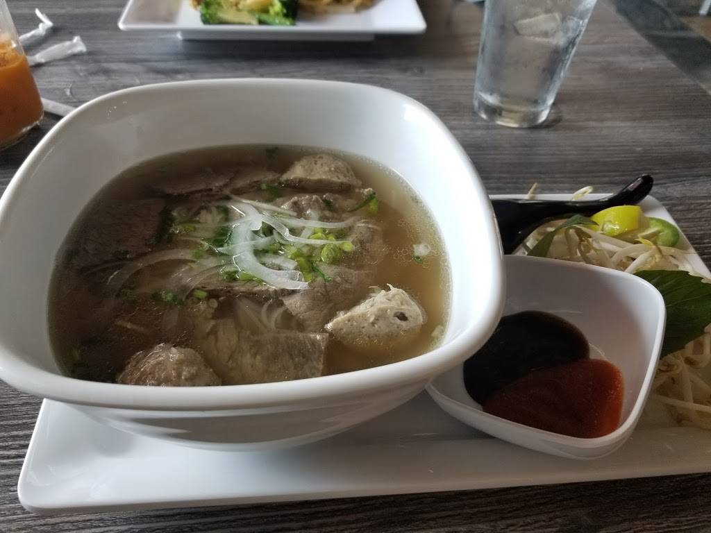 Aduu Bistro Pho & Sushi | restaurant | Granbury, TX 76049, USA | 6822053998 OR +1 682-205-3998