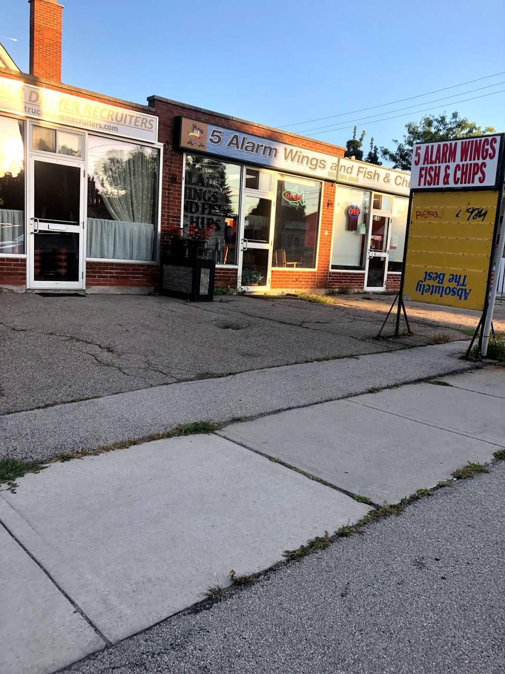 5 Alarm Wings | restaurant | 553 Upper Wentworth St, Hamilton, ON L9A 4T8, Canada | 9053855550 OR +1 905-385-5550