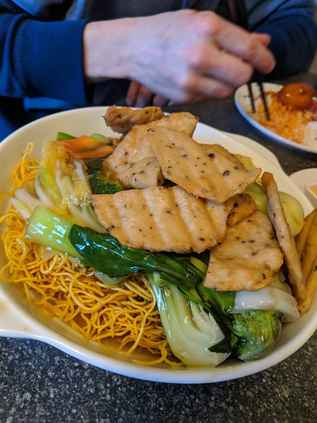 Buddhas Vegan Restaurant | restaurant | 666 Dundas St W, Toronto, ON M5T 1H9, Canada | 4166033811 OR +1 416-603-3811