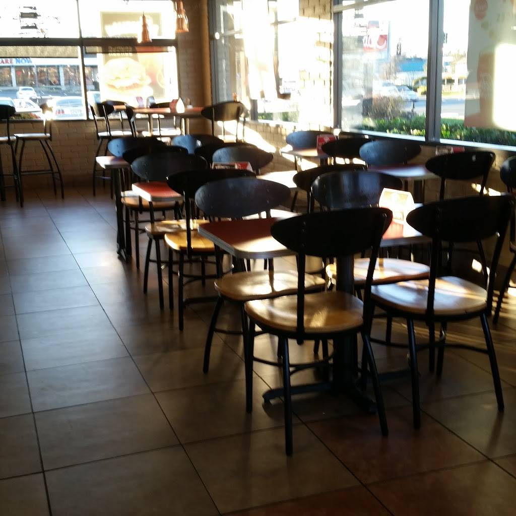 Jack in the Box | restaurant | 8100 Greenback Ln, Fair Oaks, CA 95628, USA | 9167235947 OR +1 916-723-5947