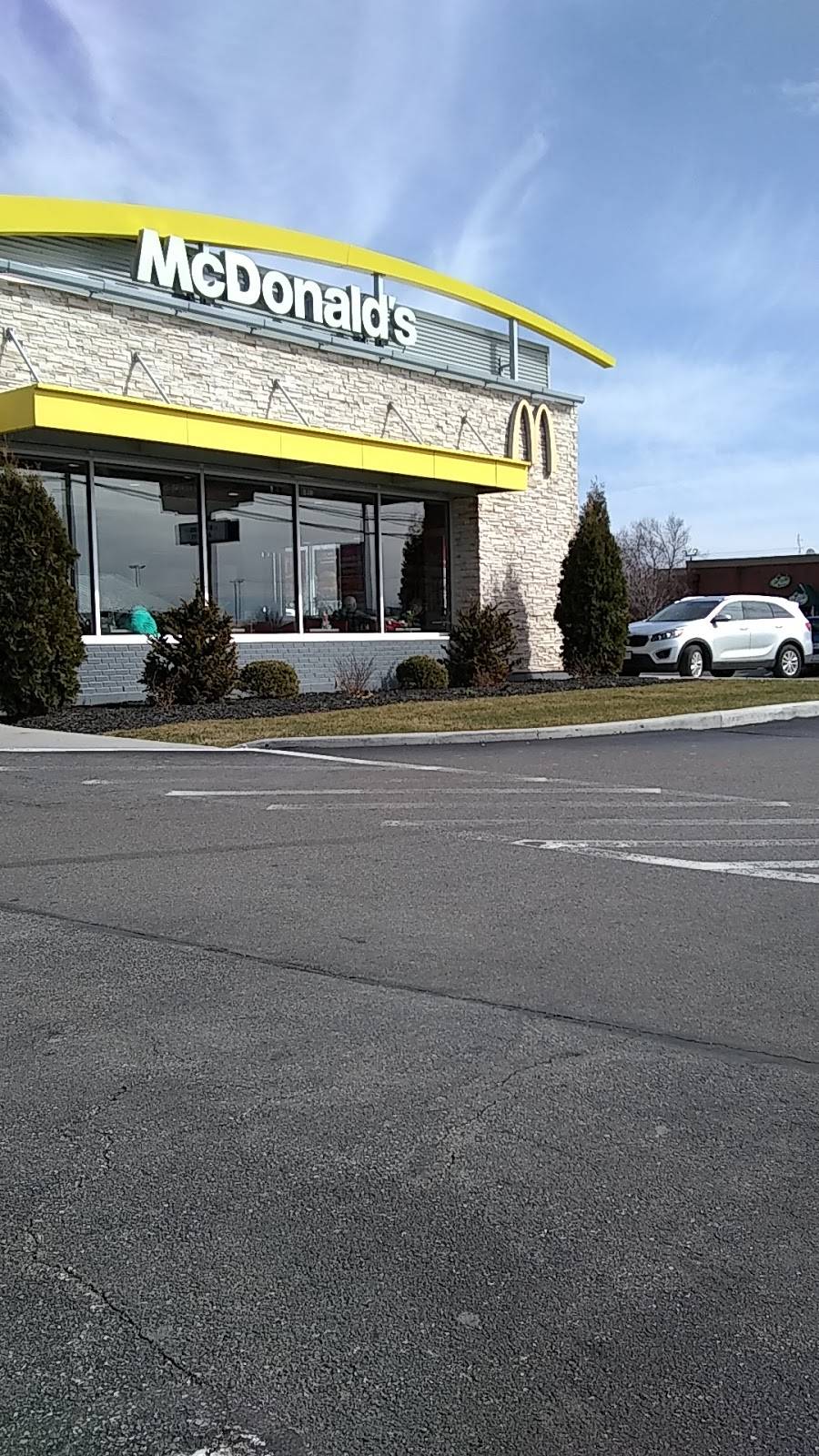 McDonalds | cafe | 1111 N Clinton St, Defiance, OH 43512, USA | 4197826498 OR +1 419-782-6498