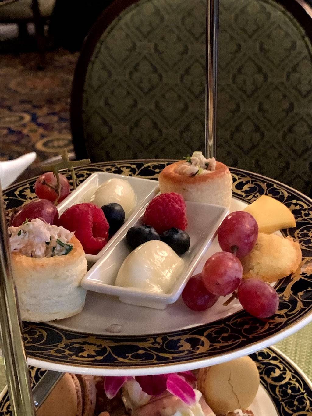 Fairview Dining Room | restaurant | 3001 Cameron Blvd, Durham, NC 27705, USA | 9194900999 OR +1 919-490-0999