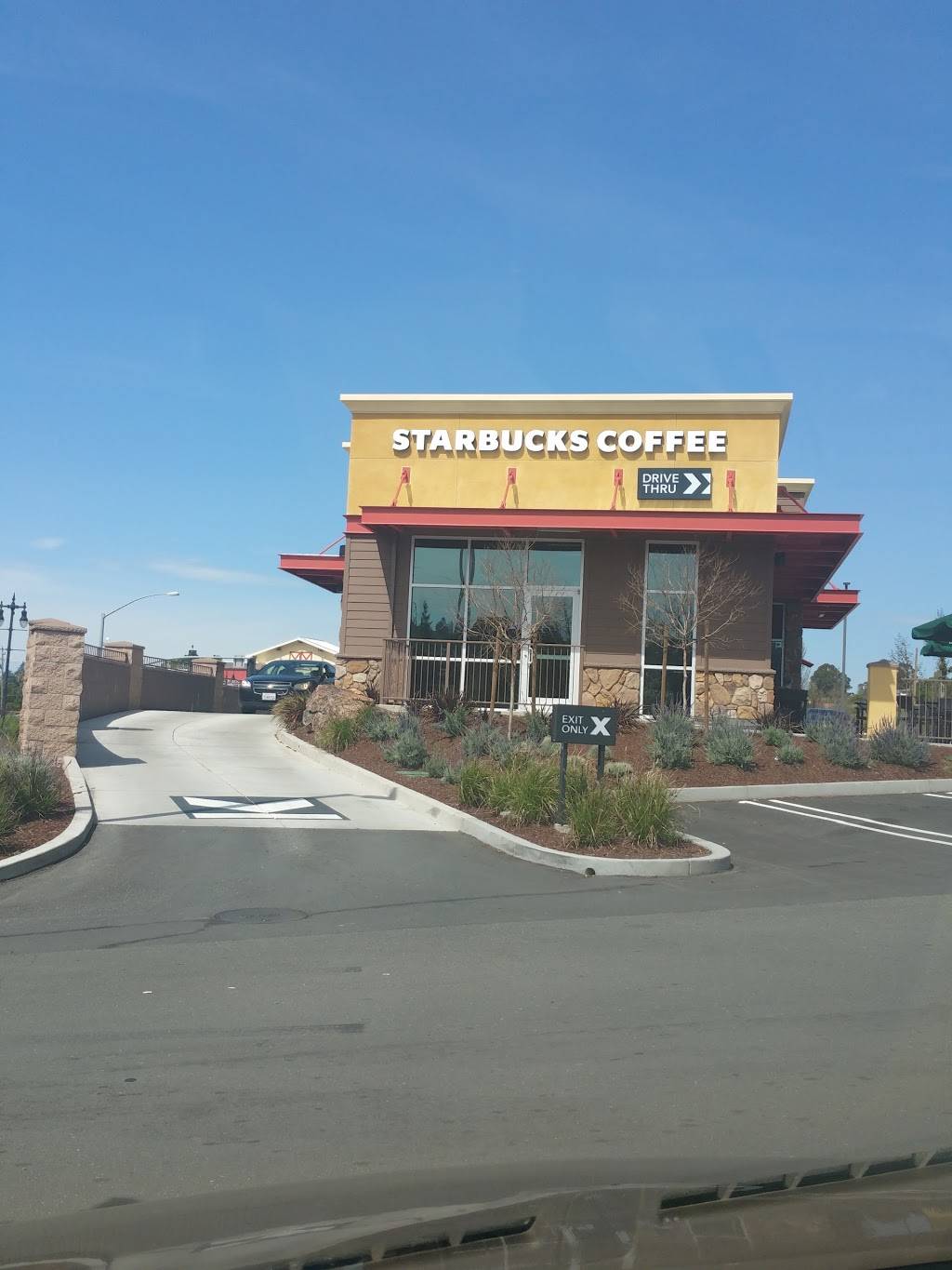 Starbucks | cafe | 1315 Pinole Valley Rd, Pinole, CA 94564, USA | 5104061272 OR +1 510-406-1272