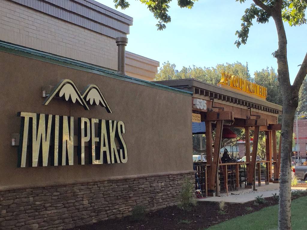 Twin Peaks Arden Arcade | restaurant | 535 Howe Ave, Sacramento, CA 95825, USA | 9169744370 OR +1 916-974-4370