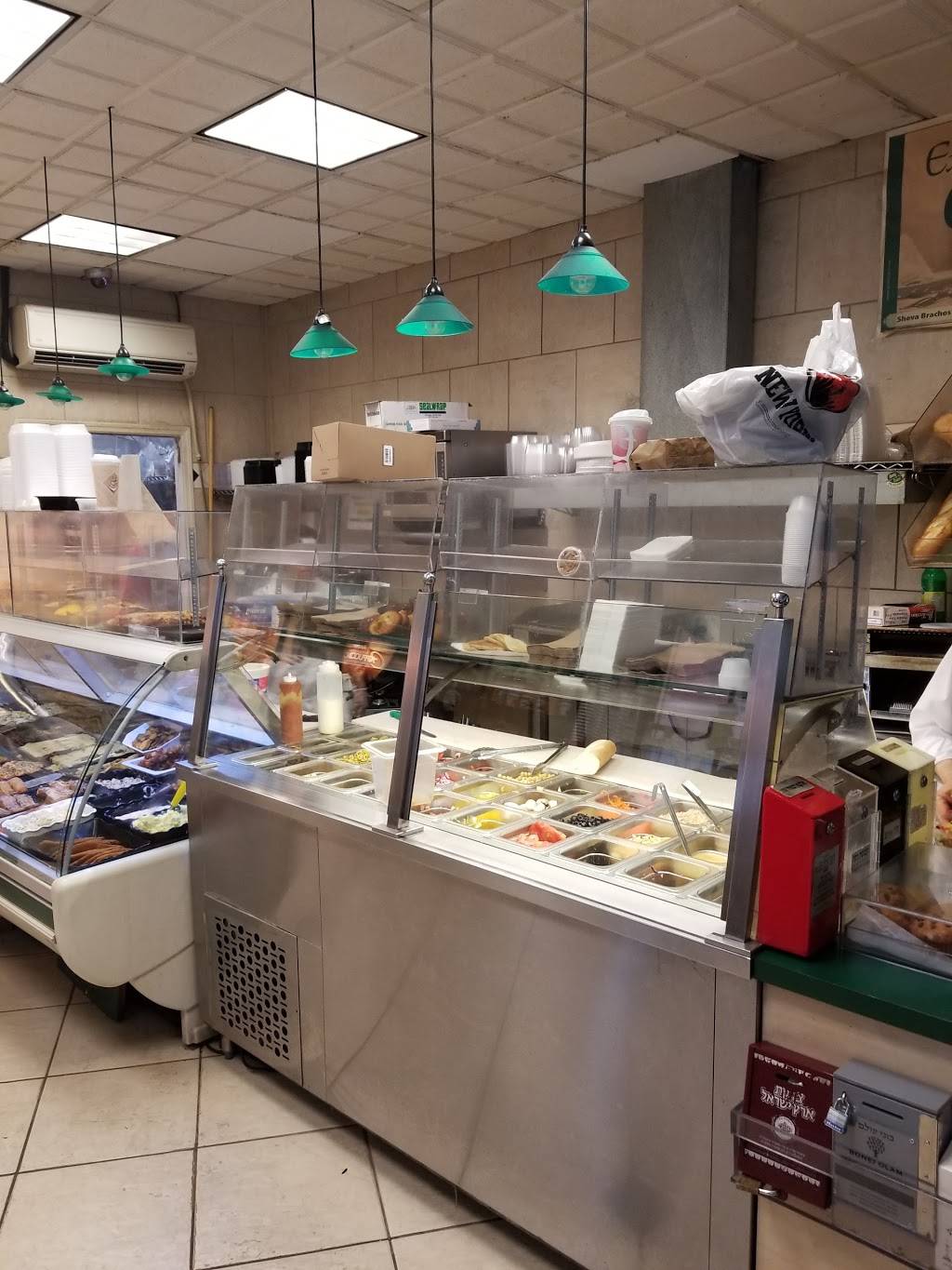 Taste n Toast | restaurant | 5516 New Utrecht Ave, Brooklyn, NY 11219, USA | 7184354422 OR +1 718-435-4422