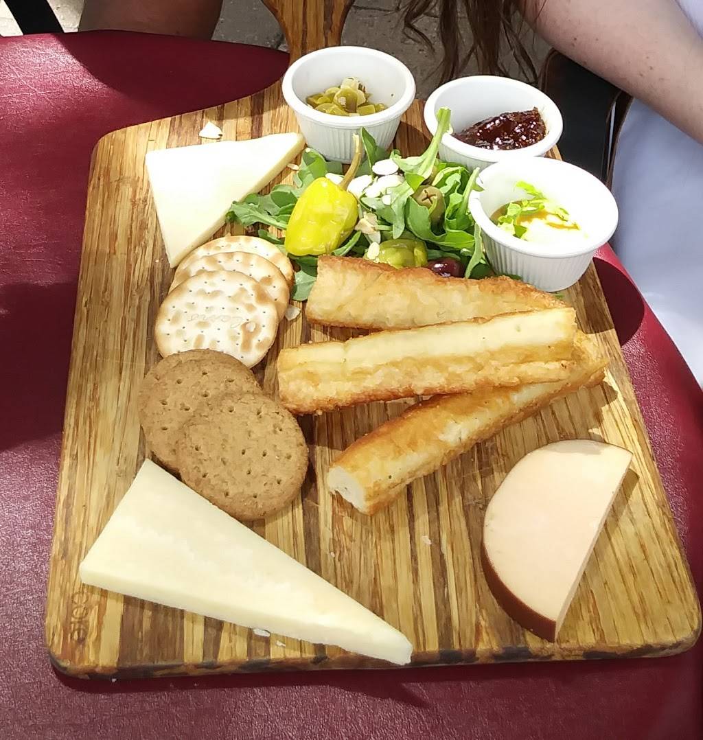 Corattis On Main | restaurant | 335 N Main St, Milford, MI 48381, USA | 2486850989 OR +1 248-685-0989