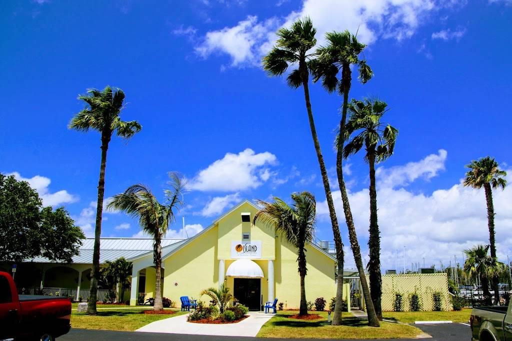 Island Dockside Grill | restaurant | 2700 Harbortown Marina Dr, Merritt Island, FL 32952, USA | 3214123400 OR +1 321-412-3400